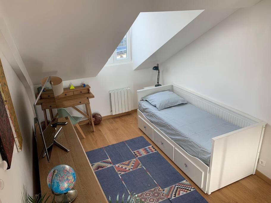 Charmant Studio A Proximite De La Gare Rer A Chatou Εξωτερικό φωτογραφία